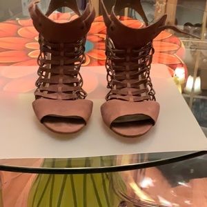 Beige vince camuto Sandal